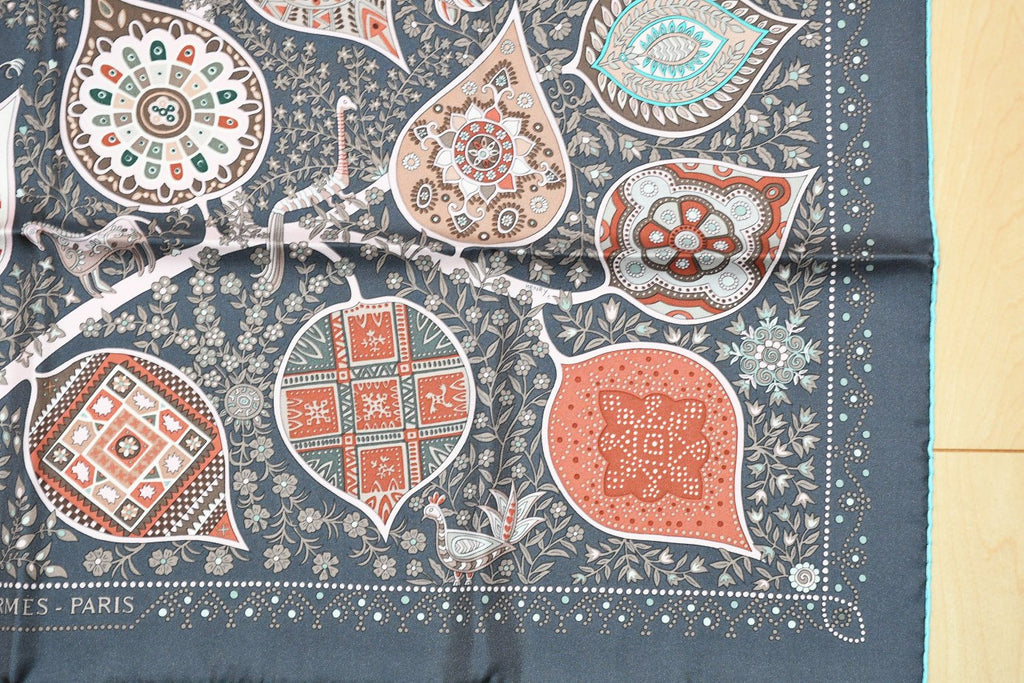 Hermes Scarf L'arbre de vie 90 cm silk reglisse black Carre life tree 35"