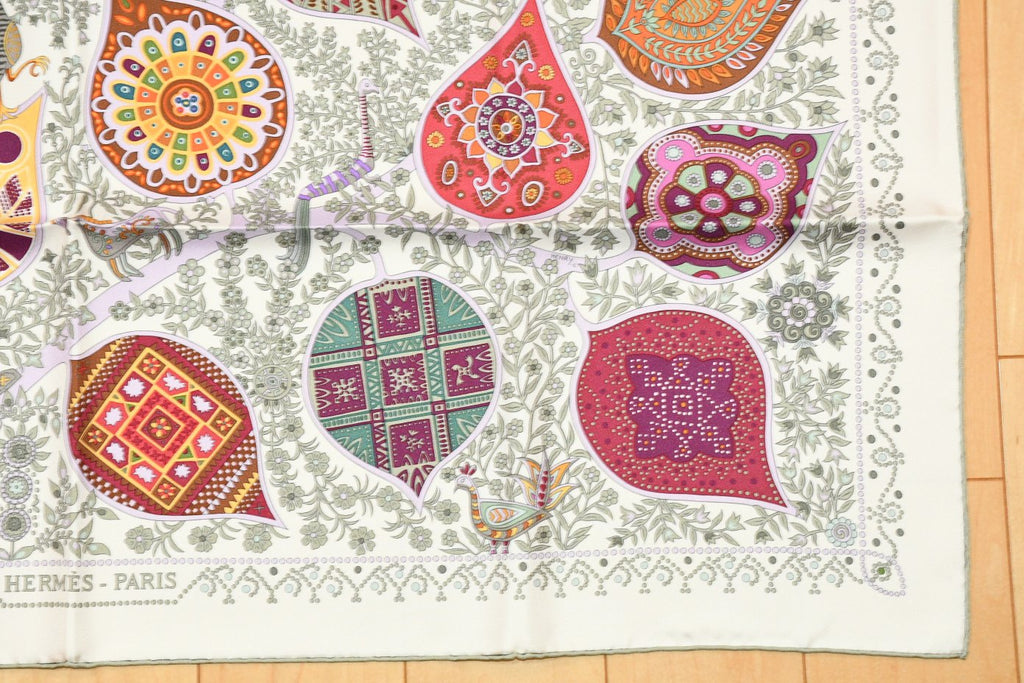 Hermes Scarf L'arbre de vie 90 cm silk white Carre life tree flower 35"