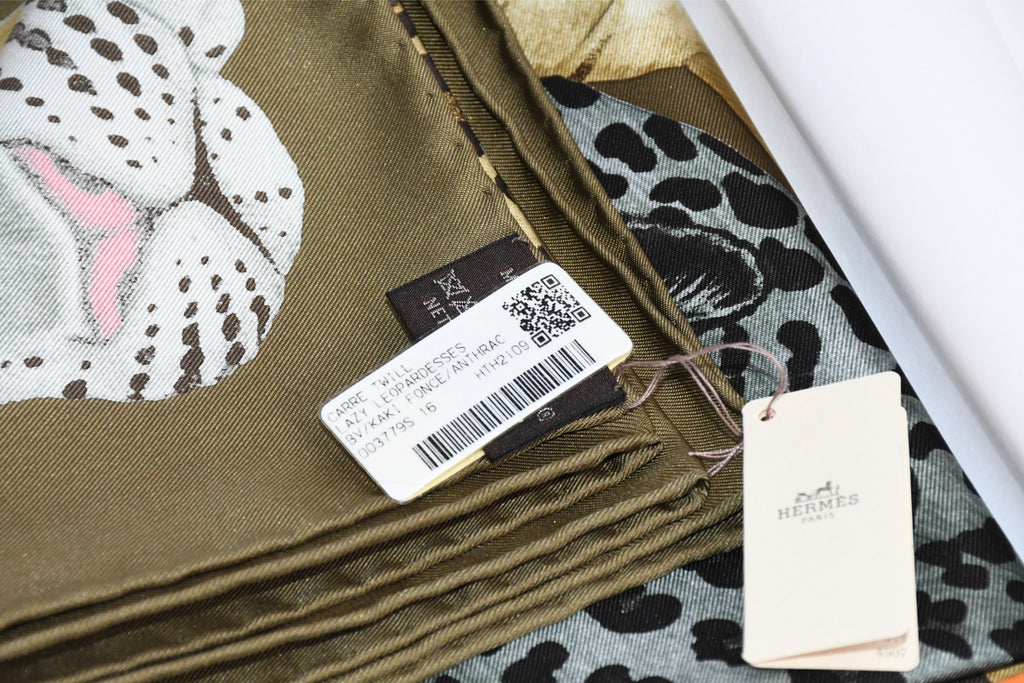 Hermes Scarf Lazy Leopardesses 90 cm silk khaki green Carre leopard animal 35"