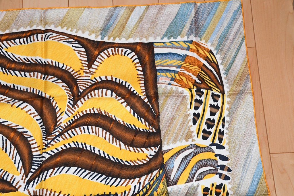 Hermes Scarf Le Chat Carre 90 cm silk yellow cat animal