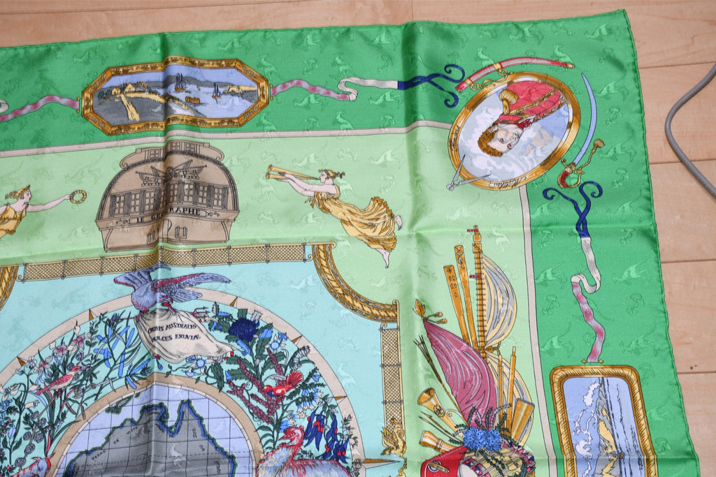 Hermes Scarf Le Geographe 90 cm silk green geography Carre map 35"