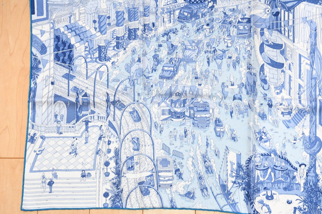 Hermes Scarf Le Grand Prix du Faubourg 90 cm silk blue Carre town 35"