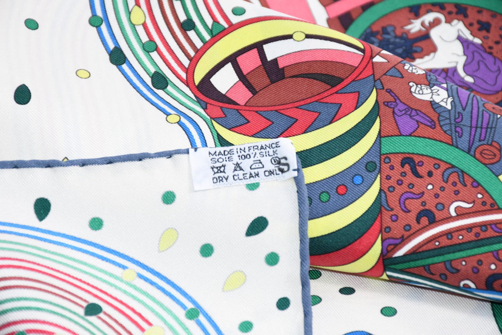 Hermes Scarf Le Laboratoire Du Temps 90 cm silk white Carre 35"
