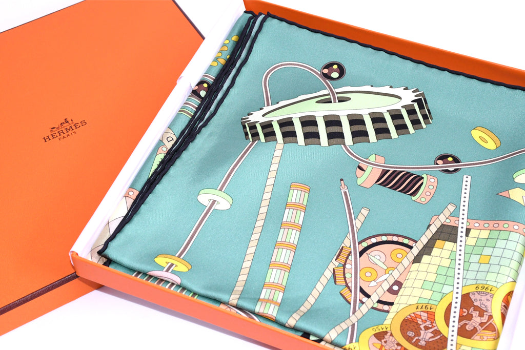 Hermes Scarf Le Laboratoire du Temps 90 cm silk green Carre time laboratory 35"