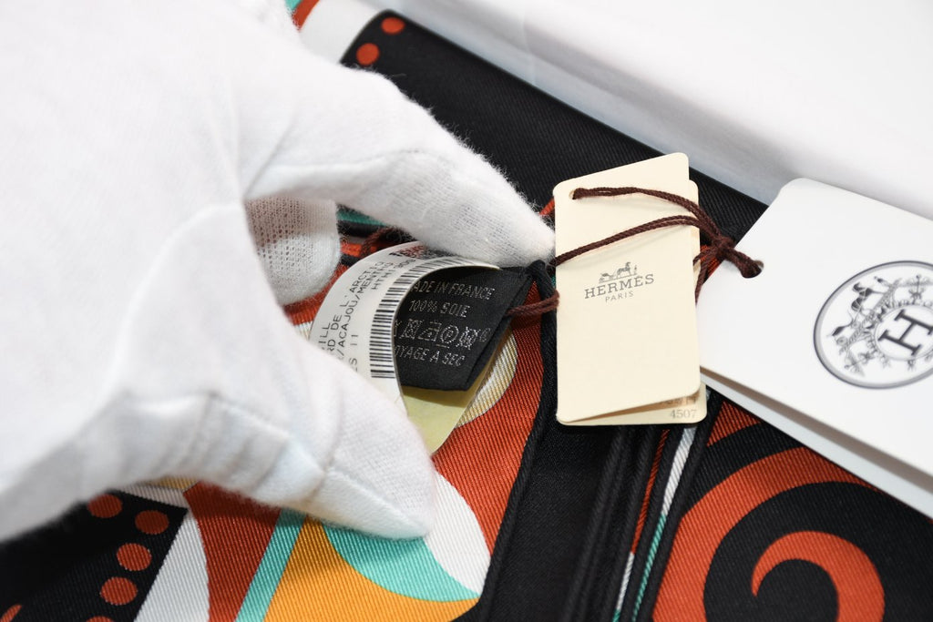Hermes Scarf Le Regard de l'Arctique 90 cm silk black Carre Arctic 35"