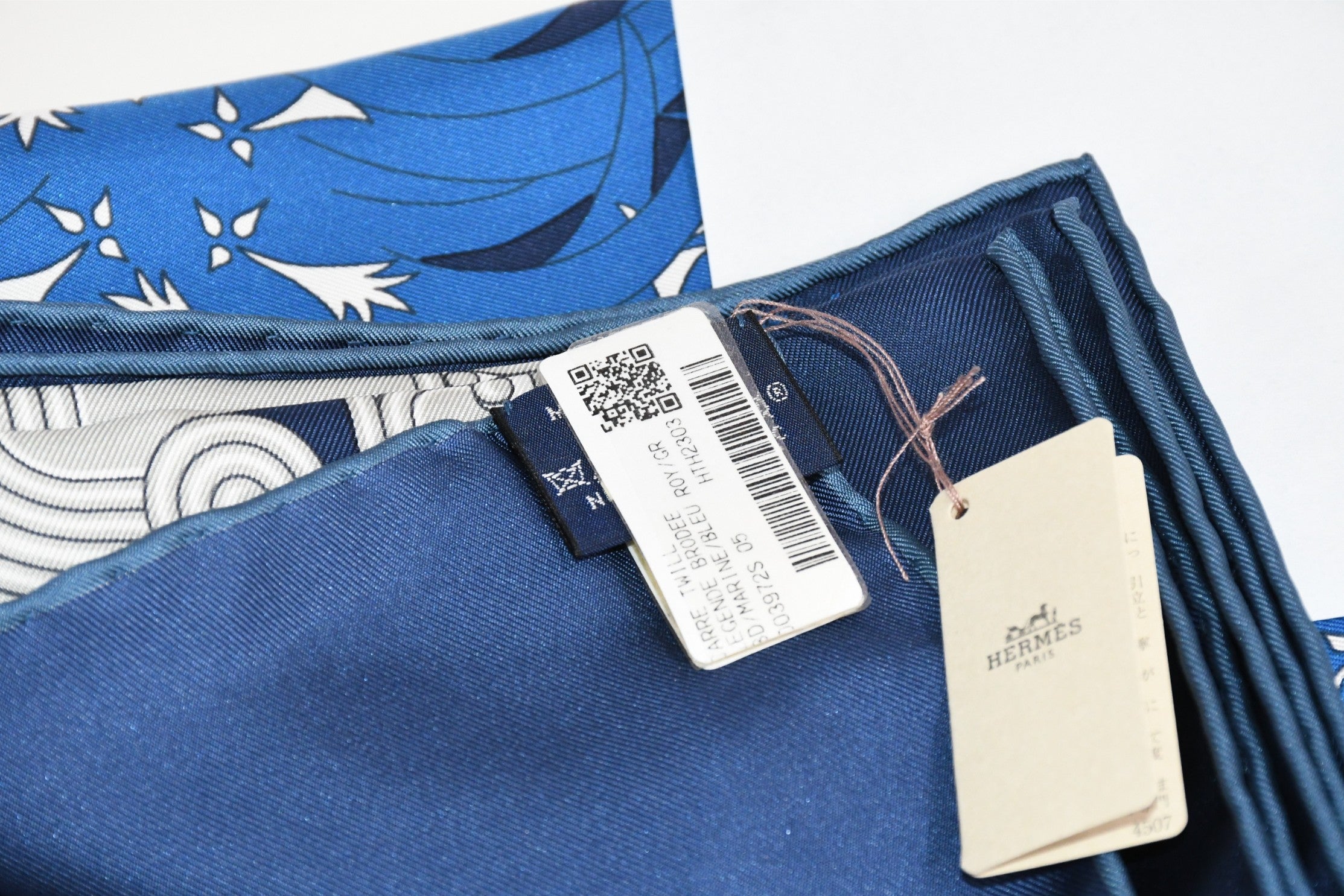 Hermes Scarf Legende Brodee 90 cm silk blue Carre legend