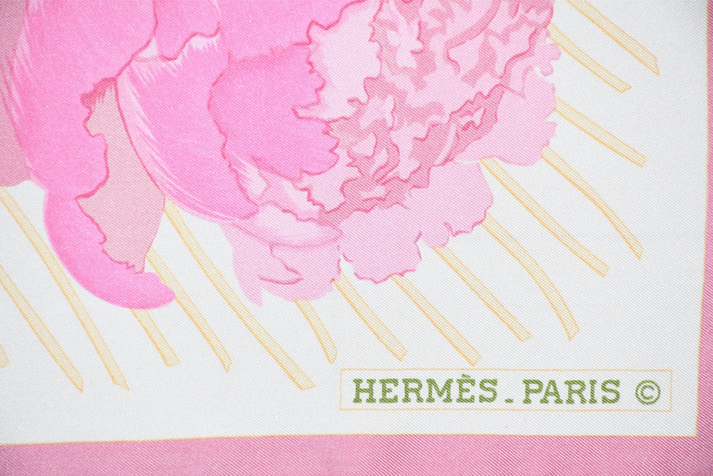 Hermes Scarf Les Pivoines by Christiane Vauzelles 90 cm silk pink flower 1977 Carre