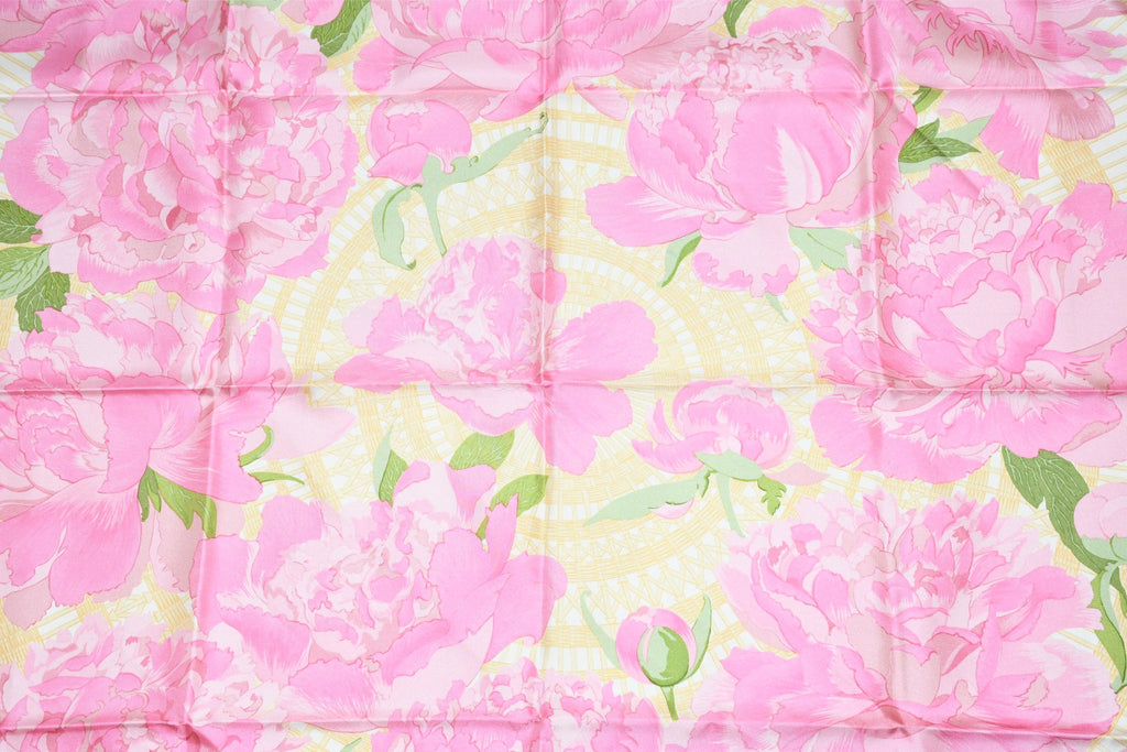 Hermes Scarf Les Pivoines by Christiane Vauzelles 90 cm silk pink flower 1977 Carre