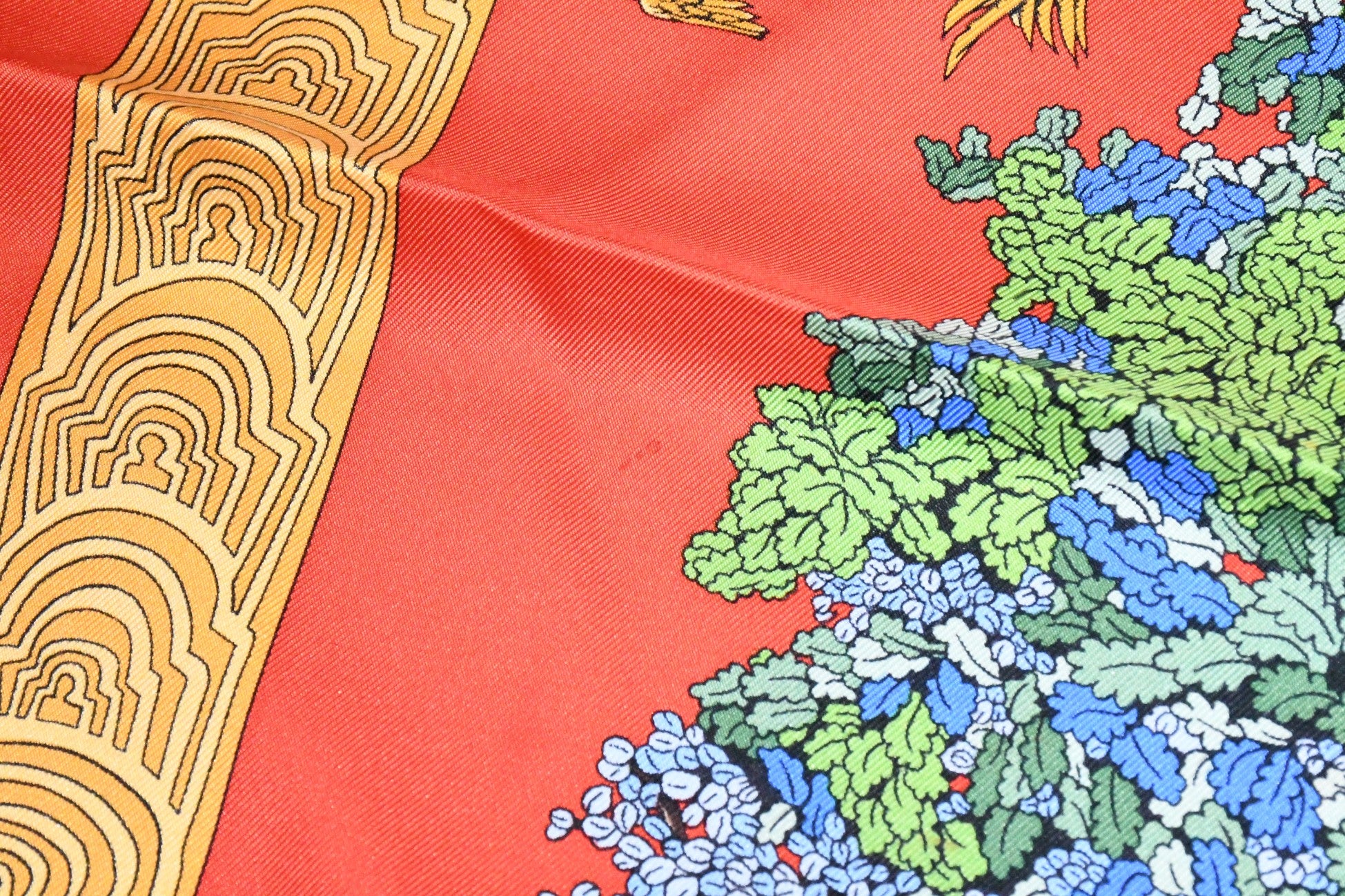 Hermes Scarf Les legendes de l'Arbre 90 cm silk orange red Carre