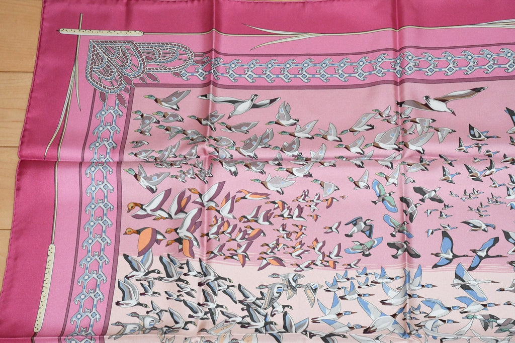 Hermes Scarf Libres Comme l'Air 90 cm Silk pink bird air Carre 35"