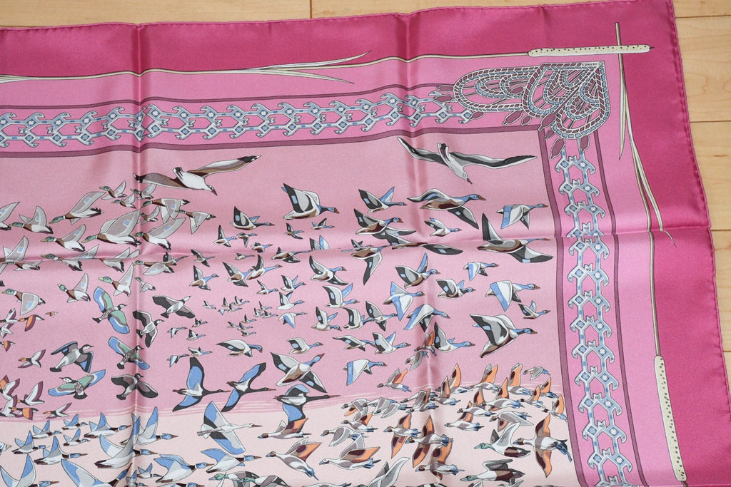 Hermes Scarf Libres Comme l'Air 90 cm Silk pink bird air Carre 35"