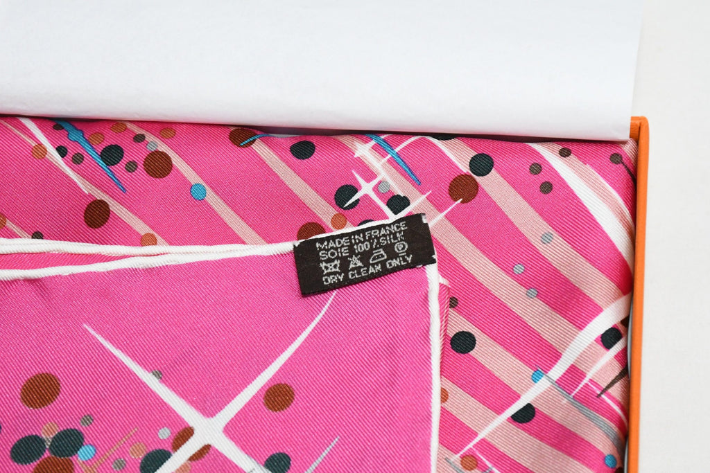 Hermes Scarf Magic Kelly by Dimitri Rybaltchenko 90 cm silk pink Carre bag