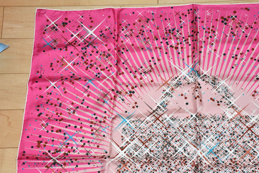 Hermes Scarf Magic Kelly by Dimitri Rybaltchenko 90 cm silk pink Carre bag