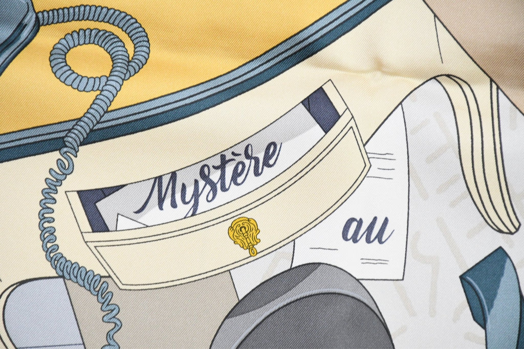 Hermes Scarf Mystere au 24 silk 90 cm gray pink panther animal mystery Carre 35"