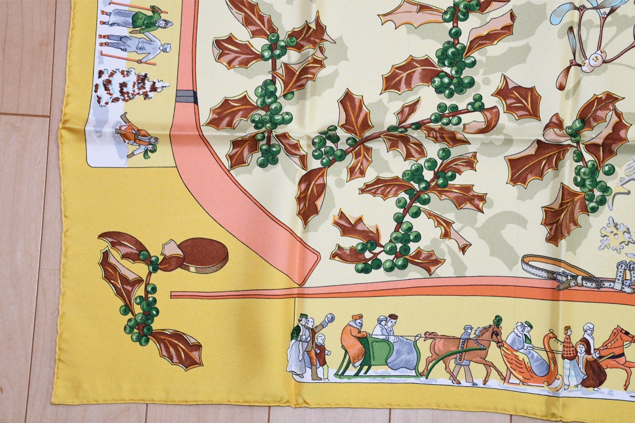 Hermes Scarf Neige d'Antan Silk 90 cm yellow Snow ski Carre 35
