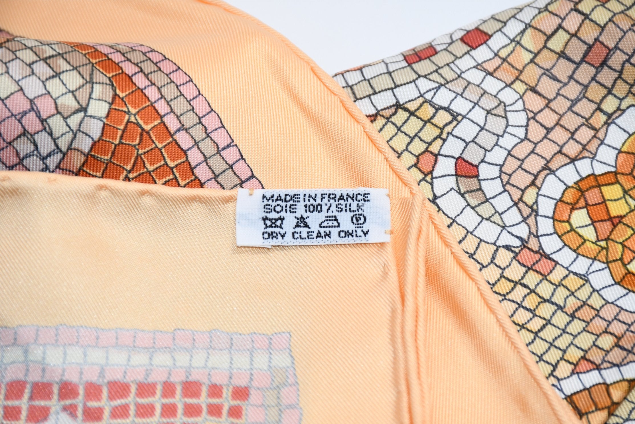Hermes Scarf PAVEMENT 90 cm silk orange beige mosaic animal Carre