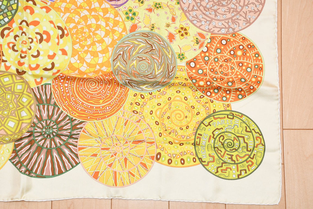 Hermes Scarf Reves d'Escargots 90 cm silk yellow cream snail dream Carre