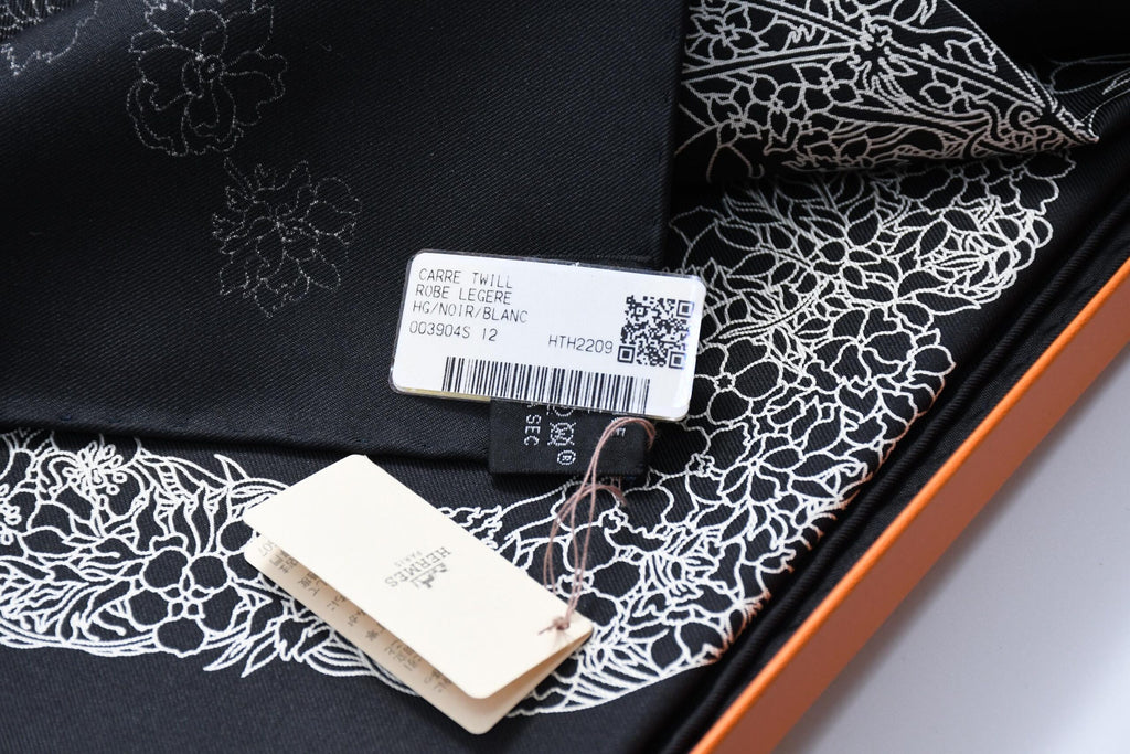 Hermes Scarf Robe Legere 90 cm silk black Carre flower horse 35" New w/ Tag