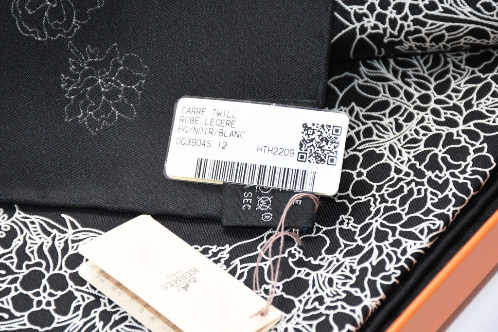 Hermes Scarf Robe Legere 90 cm silk black Carre flower horse 35" New w/ Tag