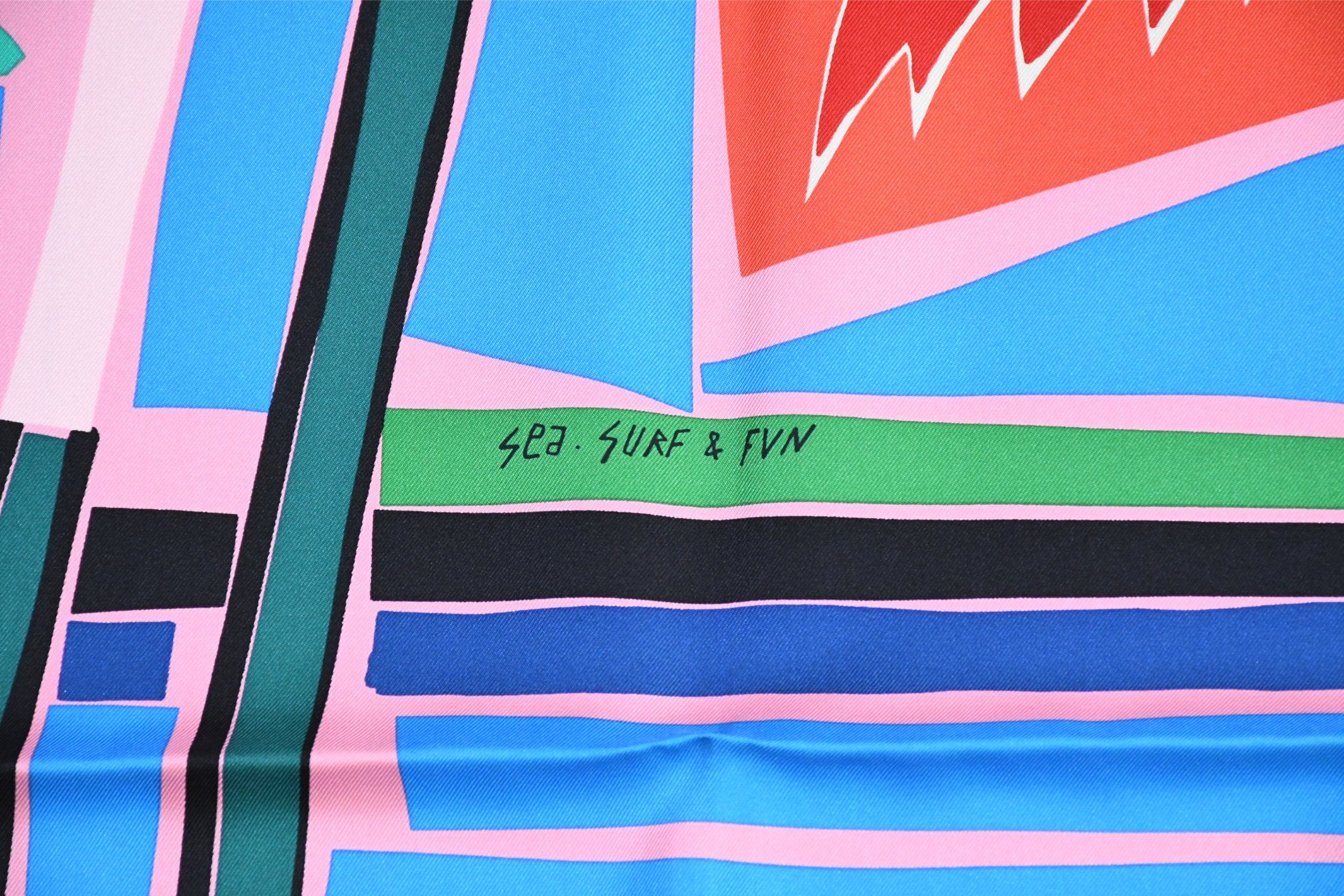 Hermes Scarf Sea Surf and Fun 90 cm silk pink Carre surfboard