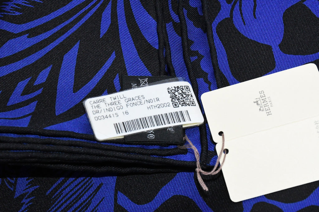 Hermes Scarf The Three Graces 90 cm silk navy blue Carre giraffe animal 35"