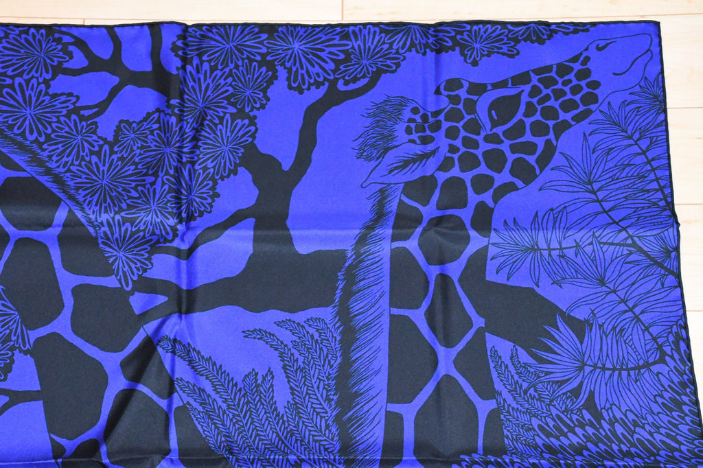 Hermes Scarf The Three Graces 90 cm silk navy blue Carre giraffe animal 35"