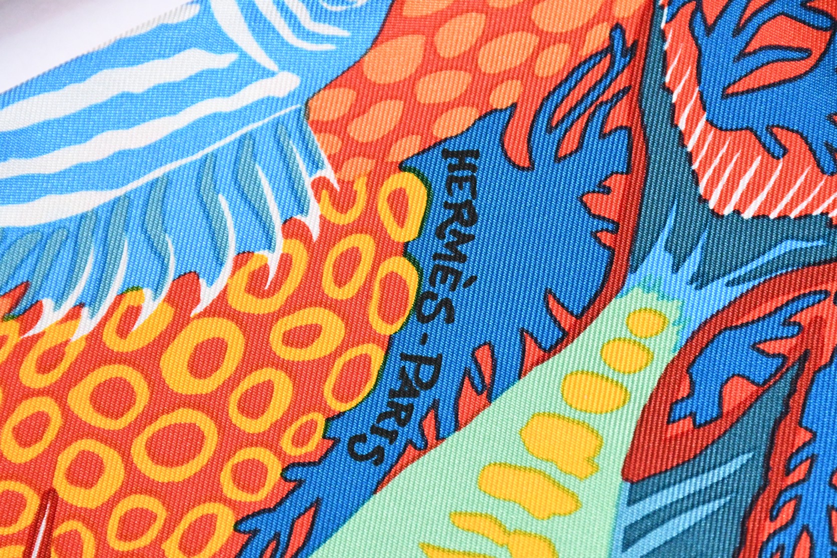 Hermes Scarf Under The Waves 90 cm Silk orange Carre sea turtle 35