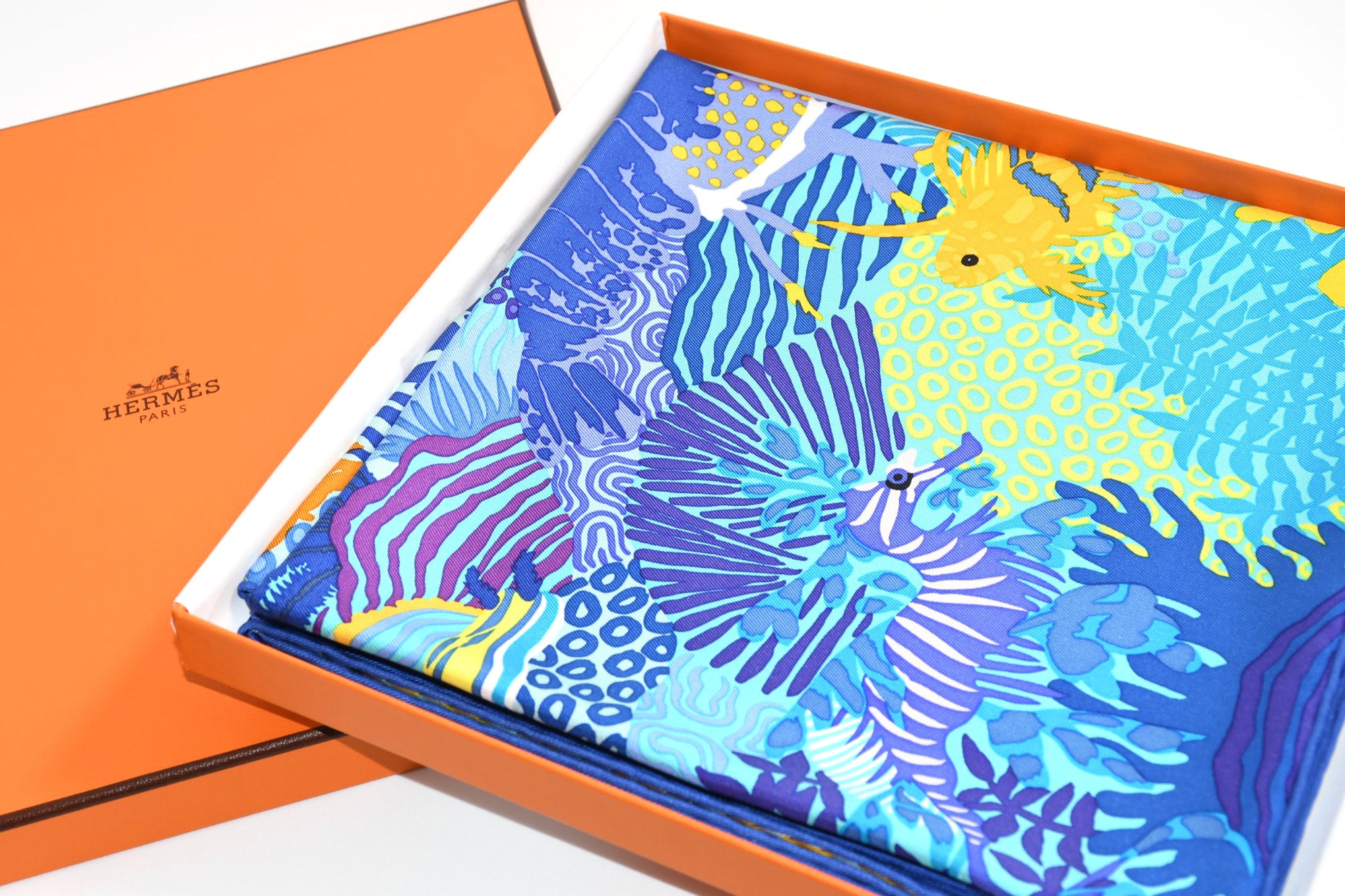 Hermes Scarf Under The Waves 90 cm silk blue Carre sea turtle 35