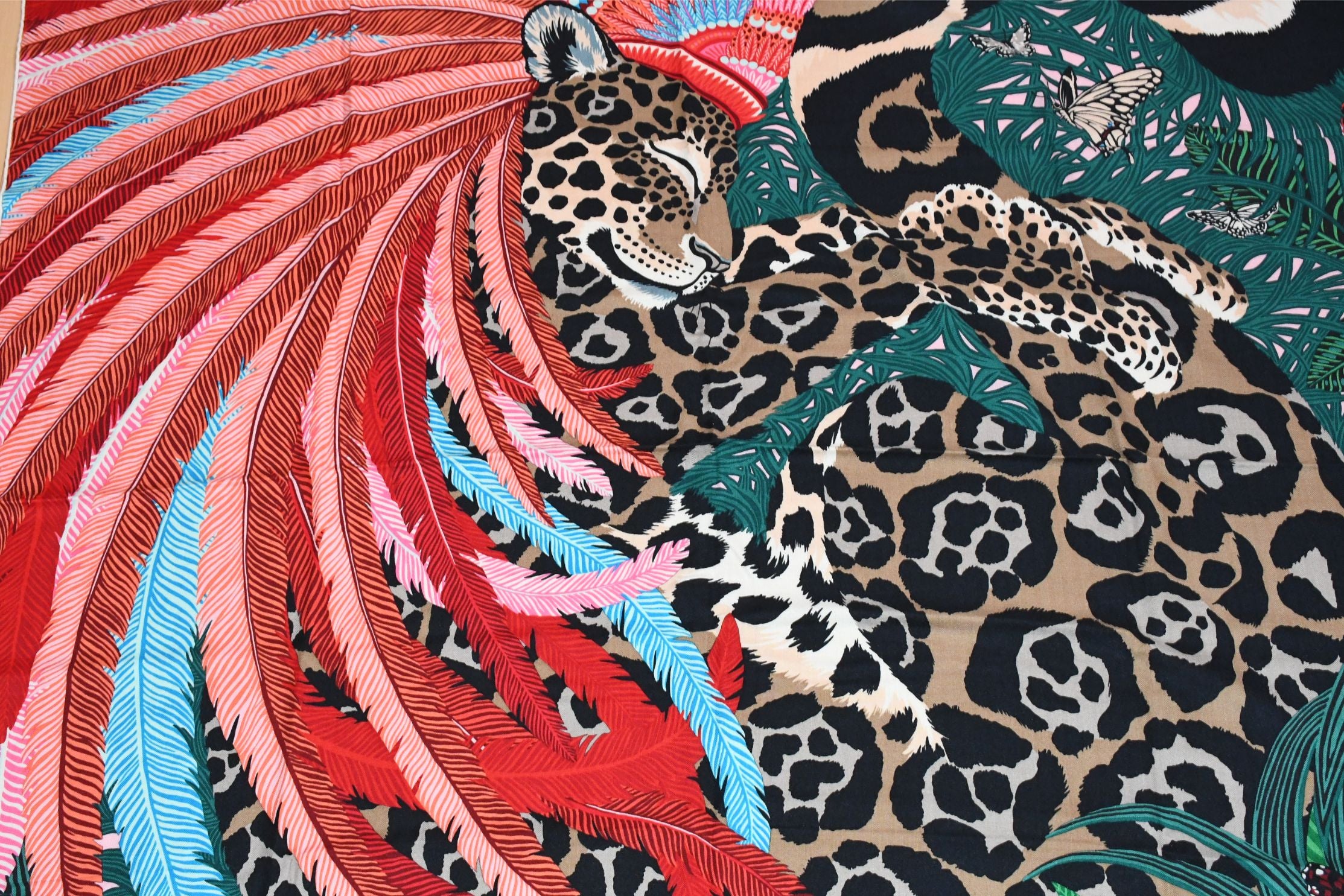 Hermes Shawl Jaguar Quetzal 140 cm Cashmere silk scarf stole pink