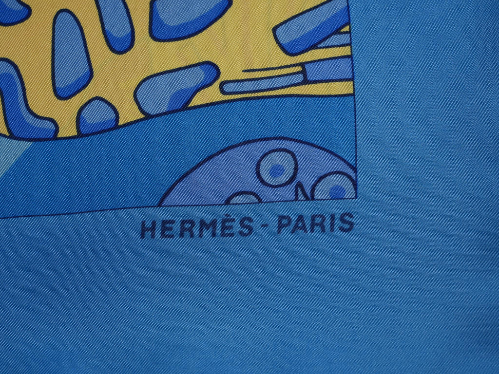 Hermes Grands fonds II Detail 90 cm silk Scarf blue Carre sea fish 35"
