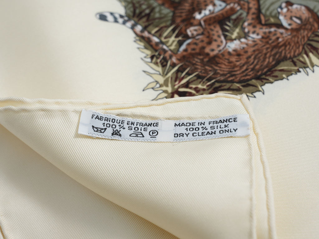 Hermes Scarf Tanzanie 90 cm silk white Carre animal cheetah 35"