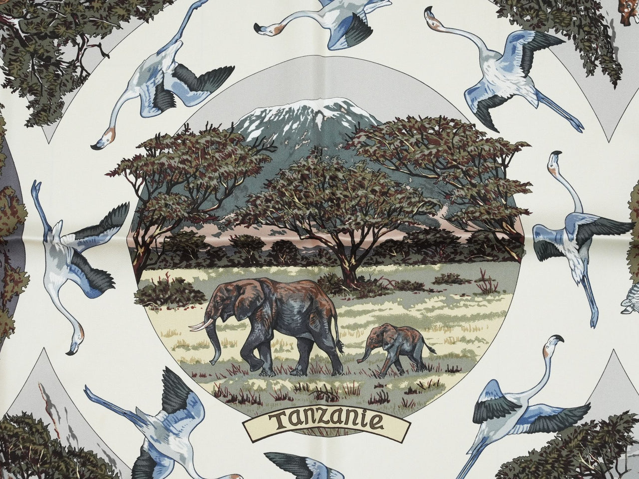 Hermes Scarf Tanzanie 90 cm silk white Carre animal cheetah 35"
