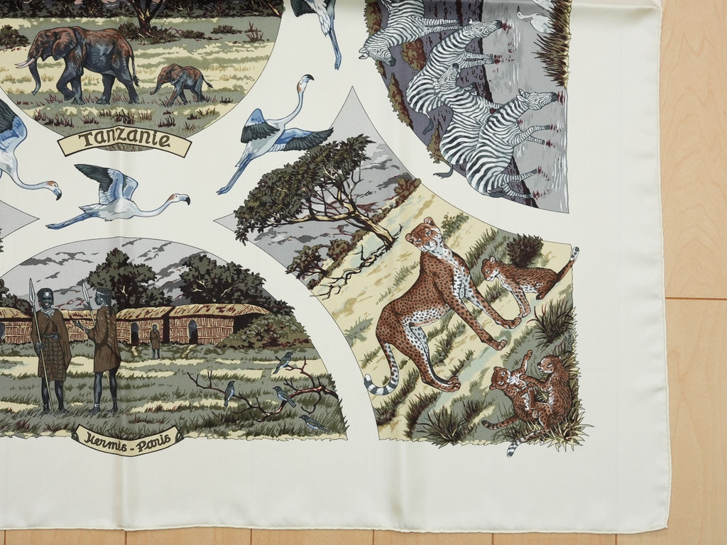 Hermes Scarf Tanzanie 90 cm silk white Carre animal cheetah 35"