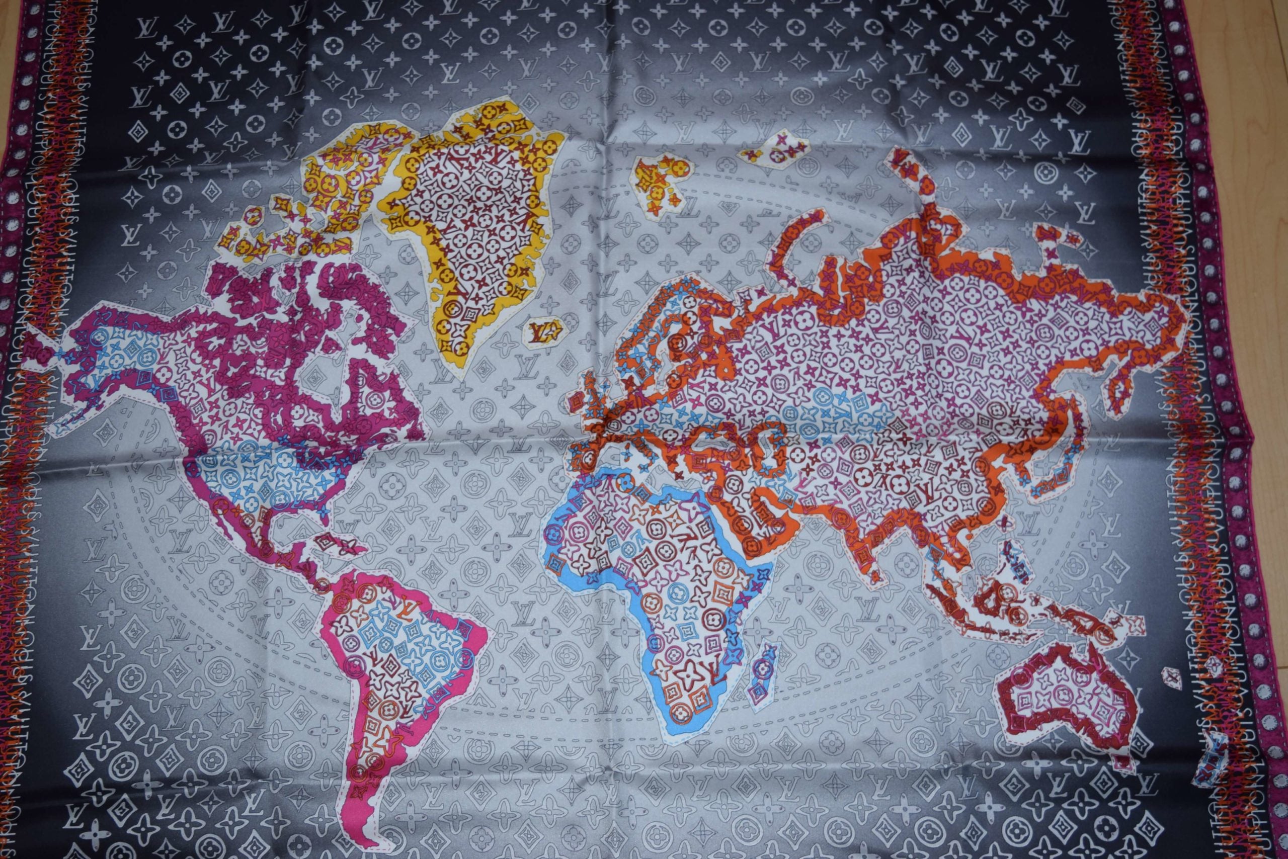 Louis Vuitton Scarf World map 86 cm Monogram Silk 34” inch Gray