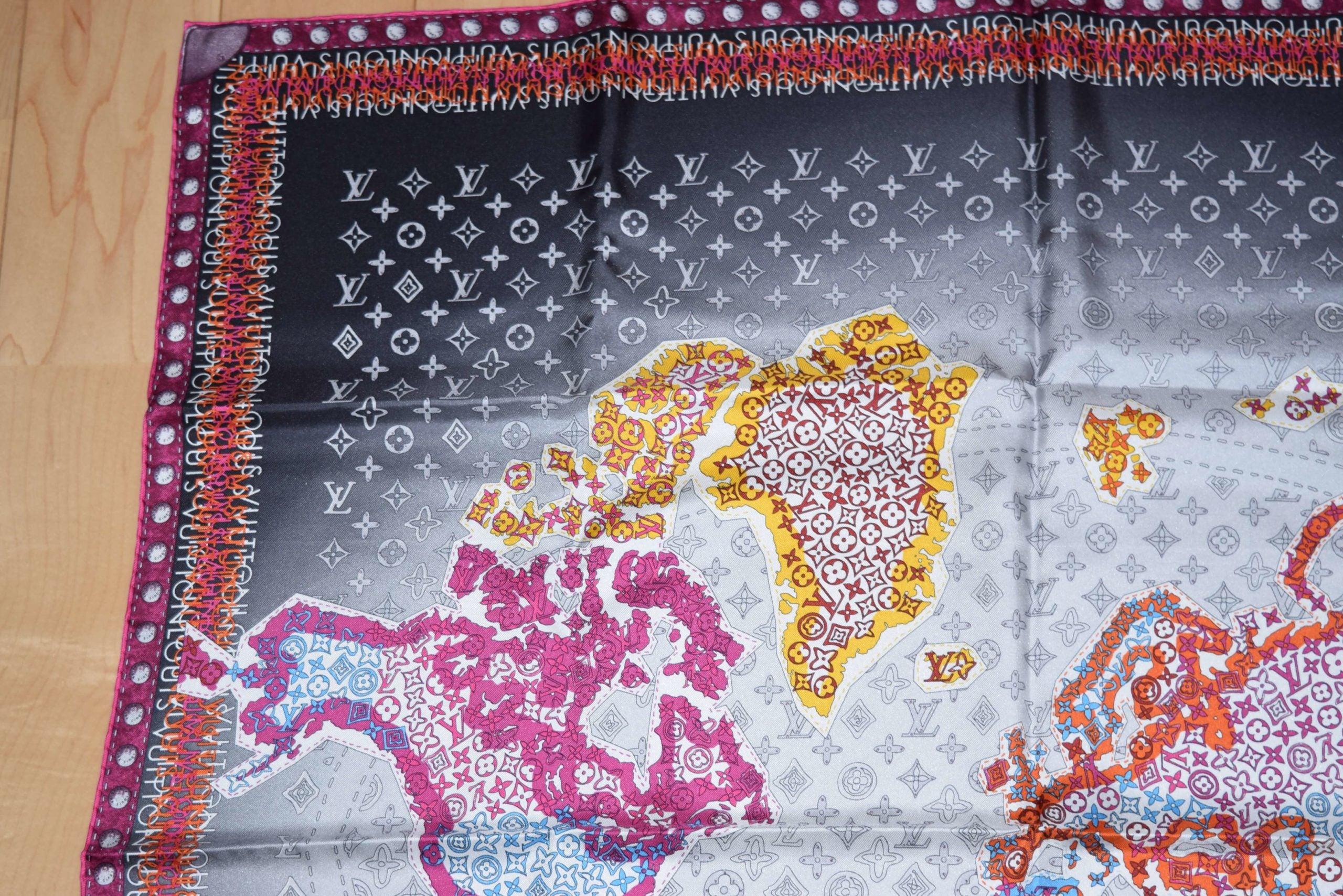 Louis Vuitton Scarf World map 86 cm Monogram Silk 34” inch Gray