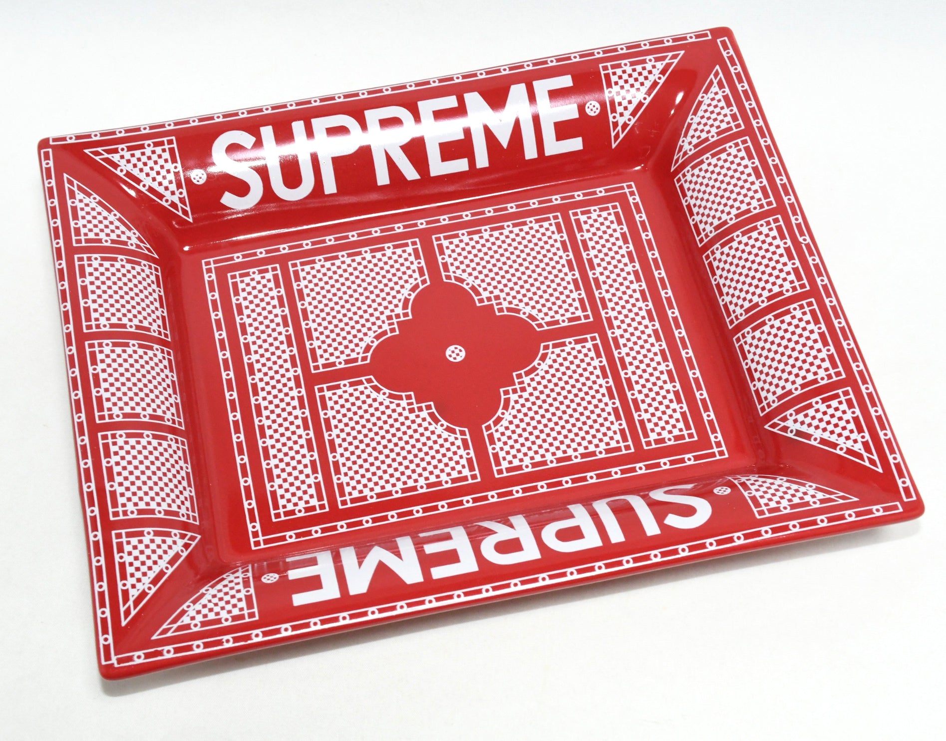 SUPREME Hermes Ceramic Change tray red Ashtray plate dinnerware