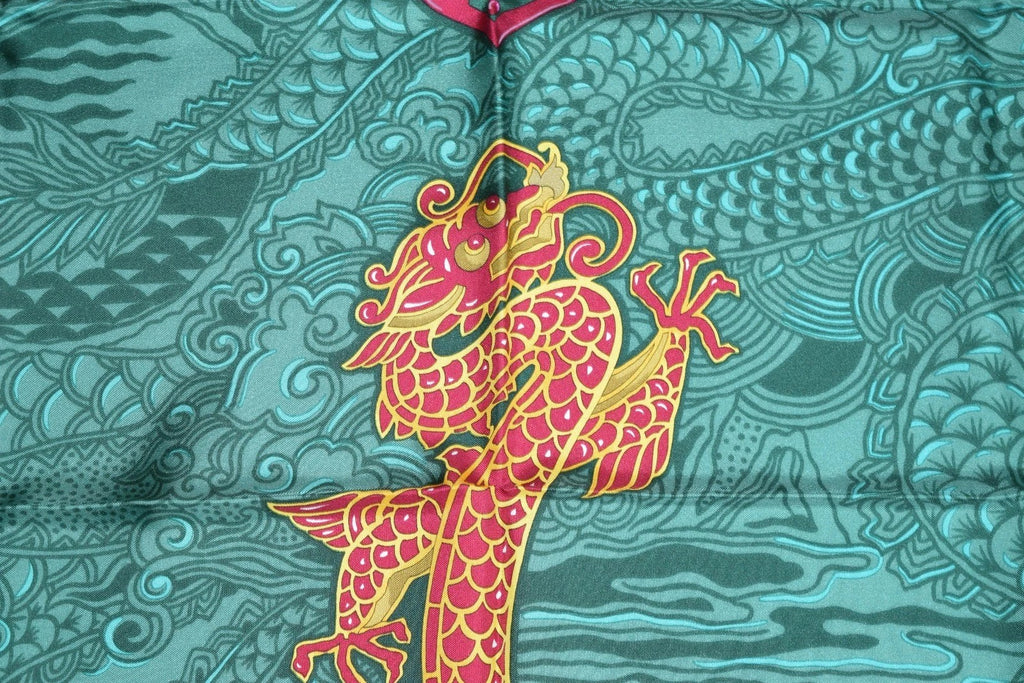 must de Cartier Scarf LE DRAGON MYSTERIEUX Silk 87 cm Green Shawl Foulard YA15820