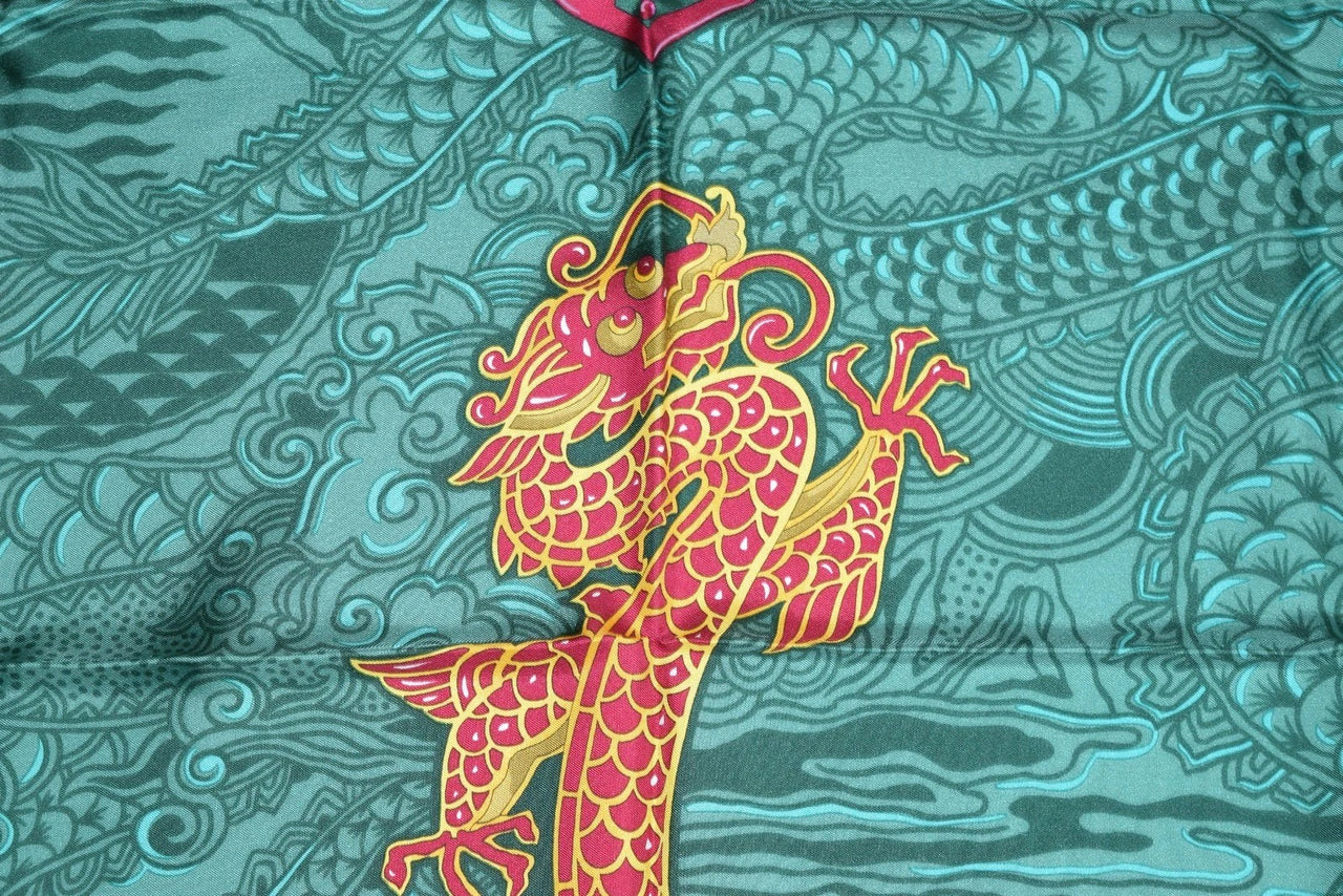 must de Cartier Scarf LE DRAGON MYSTERIEUX Silk 87 cm Green Shawl Foulard YA15820