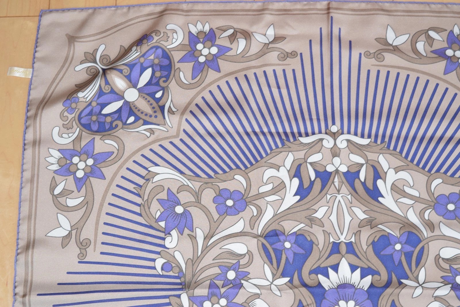 must de Cartier Scarf Panther Floral Silk 87 cm Purple Leopard Flower Shawl Foulard YA7577_0324 (4)