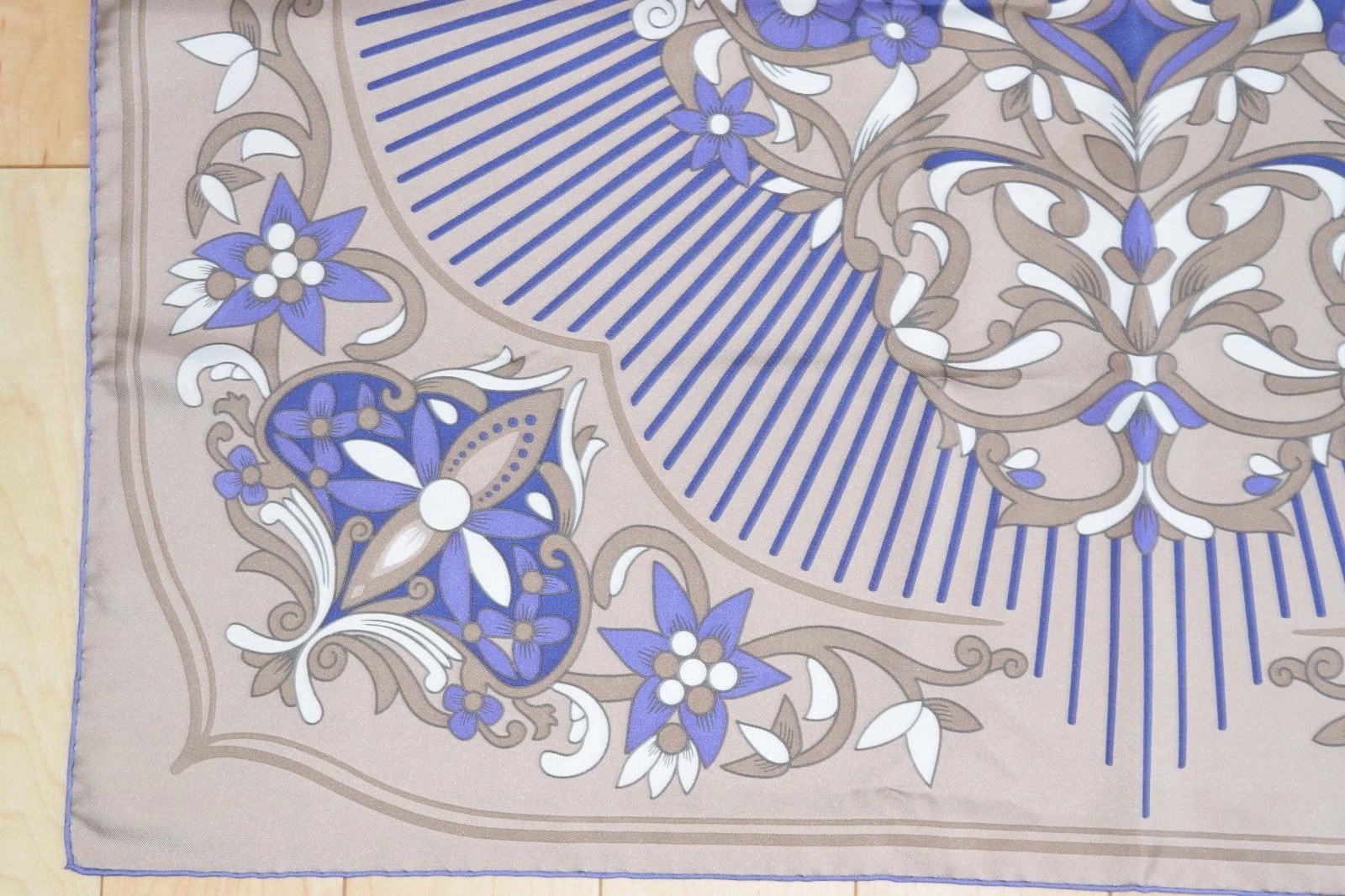 must de Cartier Scarf Panther Floral Silk 87 cm Purple Leopard Flower Shawl Foulard YA7577_0324 (6)