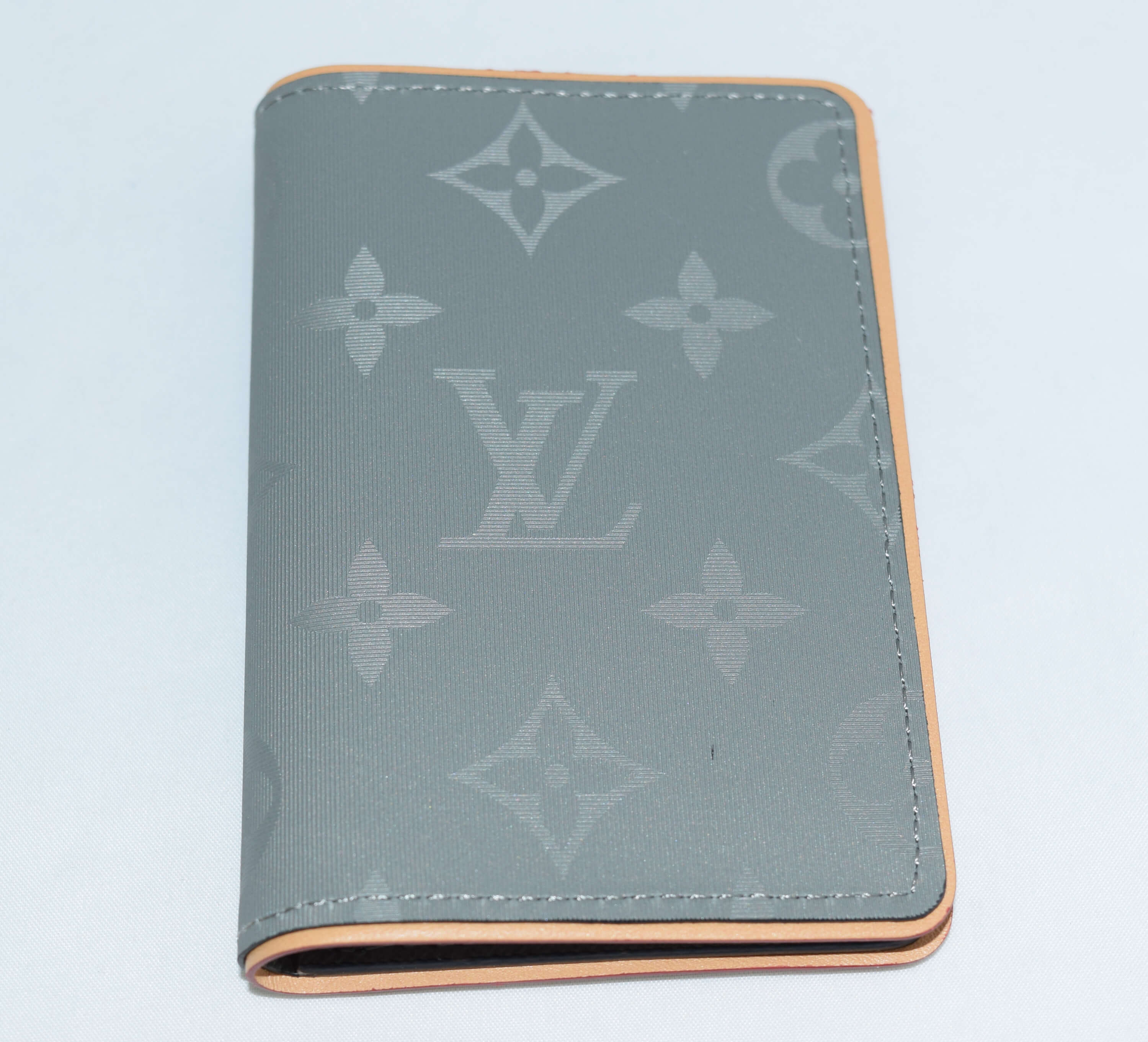 Louis Vuitton 2018 Titanium Monogram Pocket Organizer - Grey