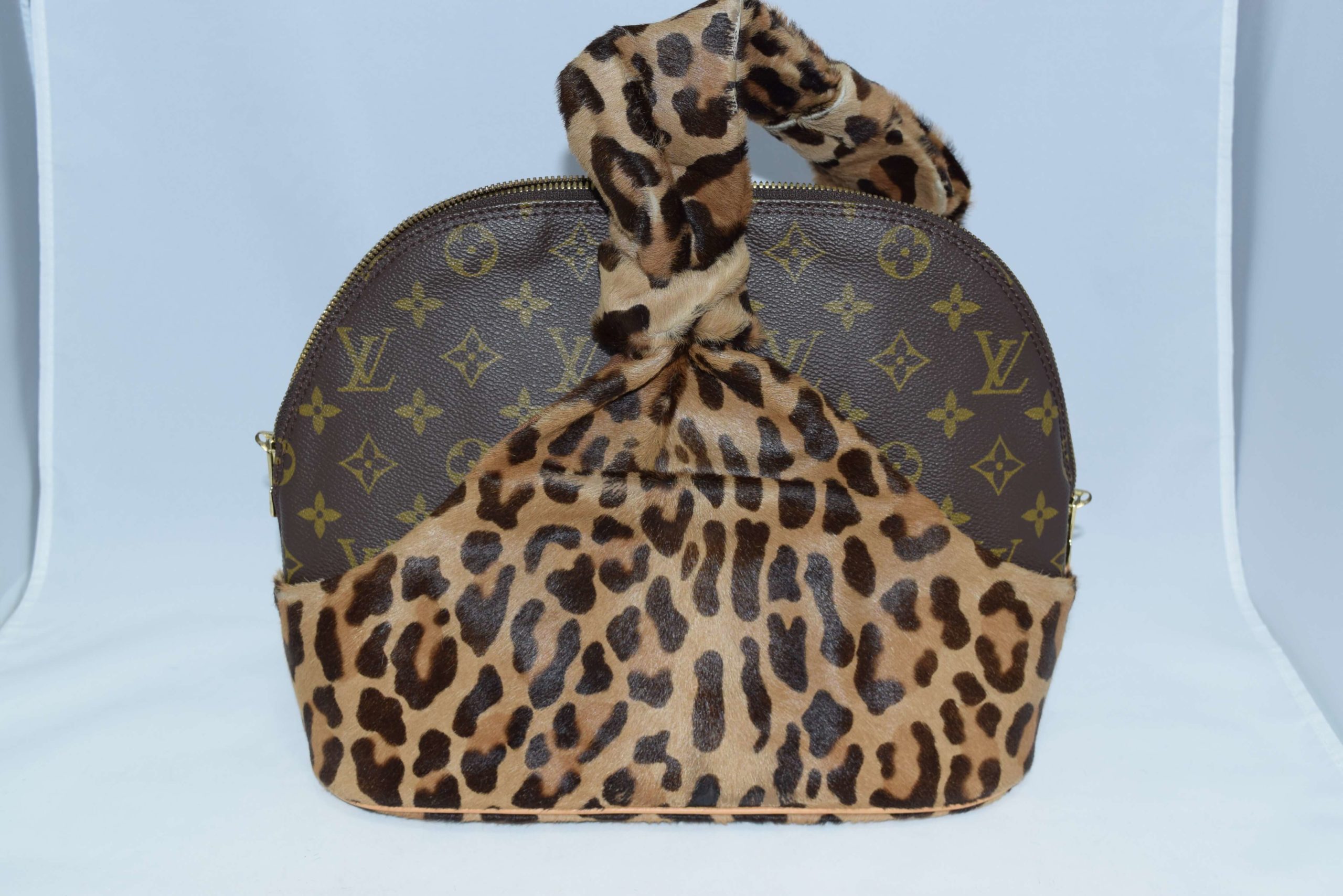 Louis Vuitton Alma Handbag Azzedine Alaia Monogram Leopard Bag M99032 – art  Japan Export