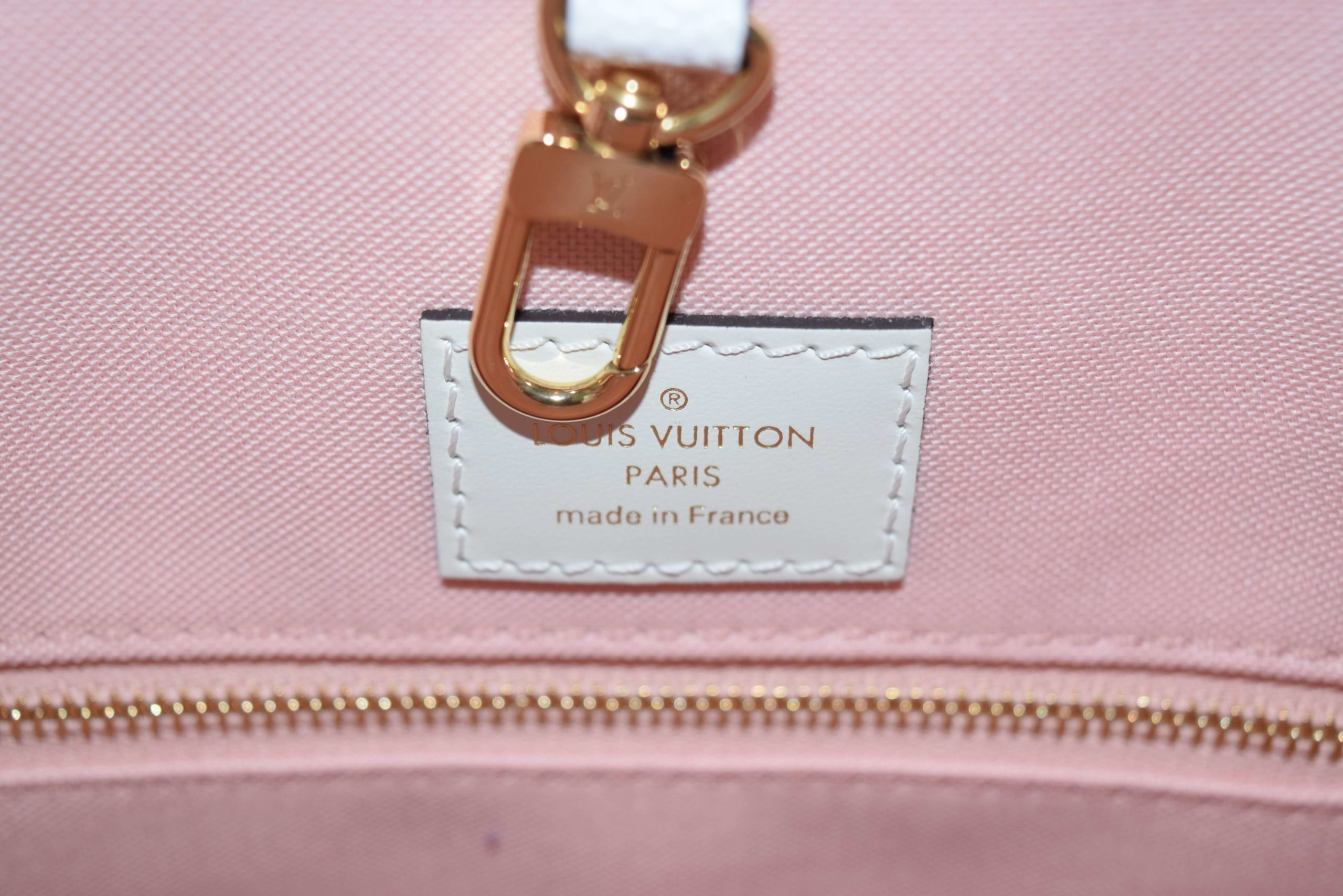 Onthego tote Louis Vuitton Red in Cotton - 31084002