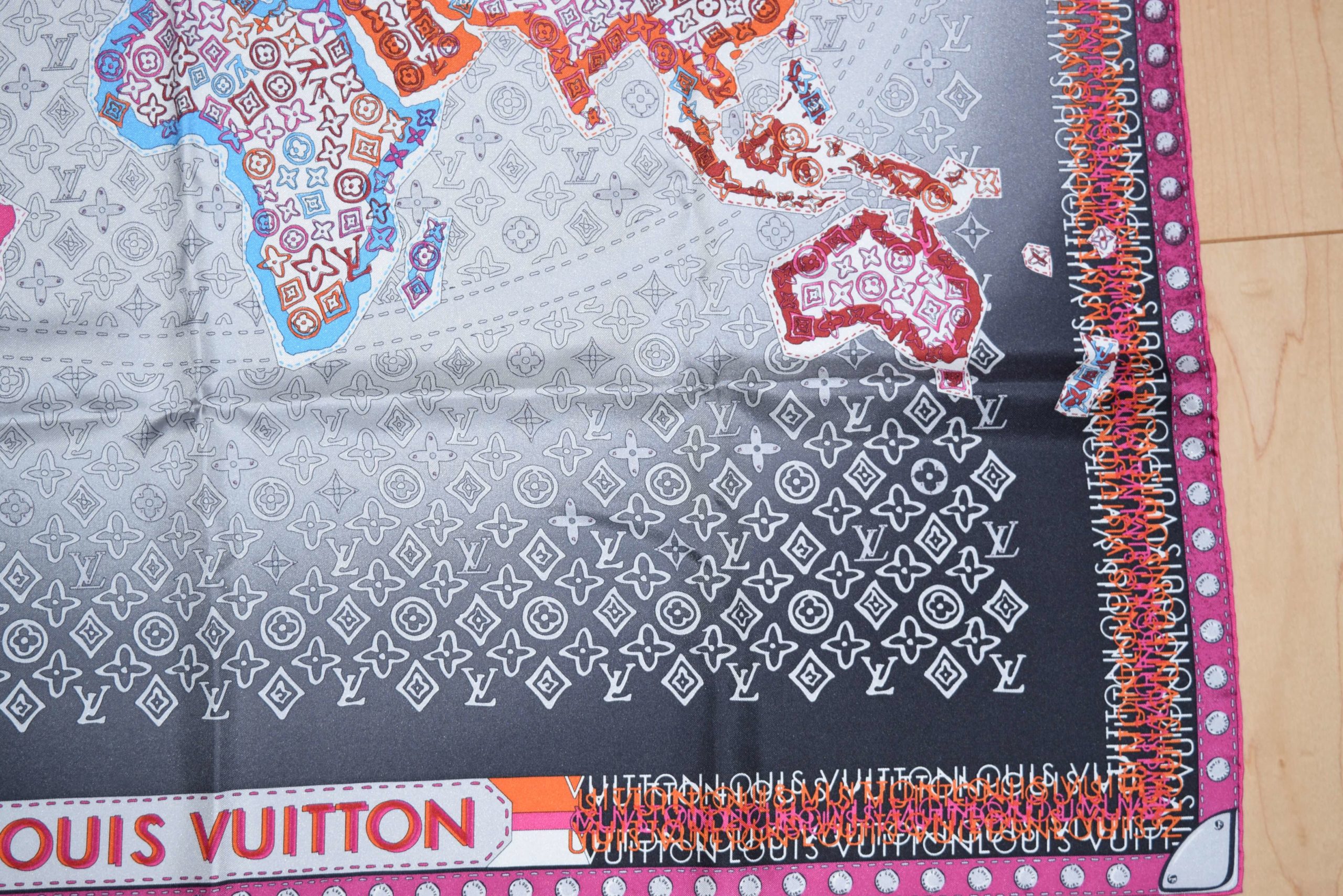 Louis Vuitton Scarf World map 86 cm Monogram Silk 34” inch Gray