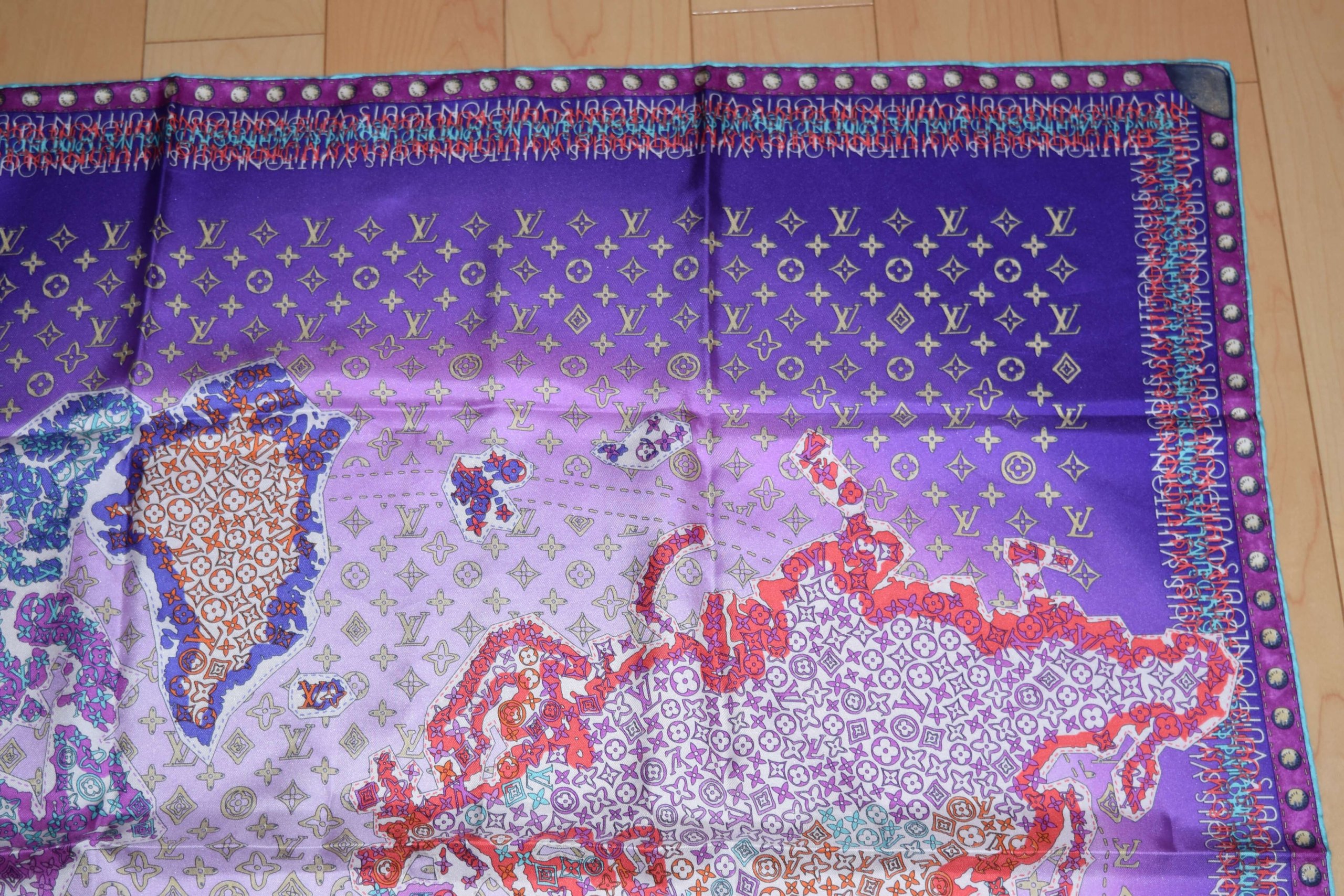 Louis Vuitton Scarf World map 86 cm Monogram Silk purple 34” inch