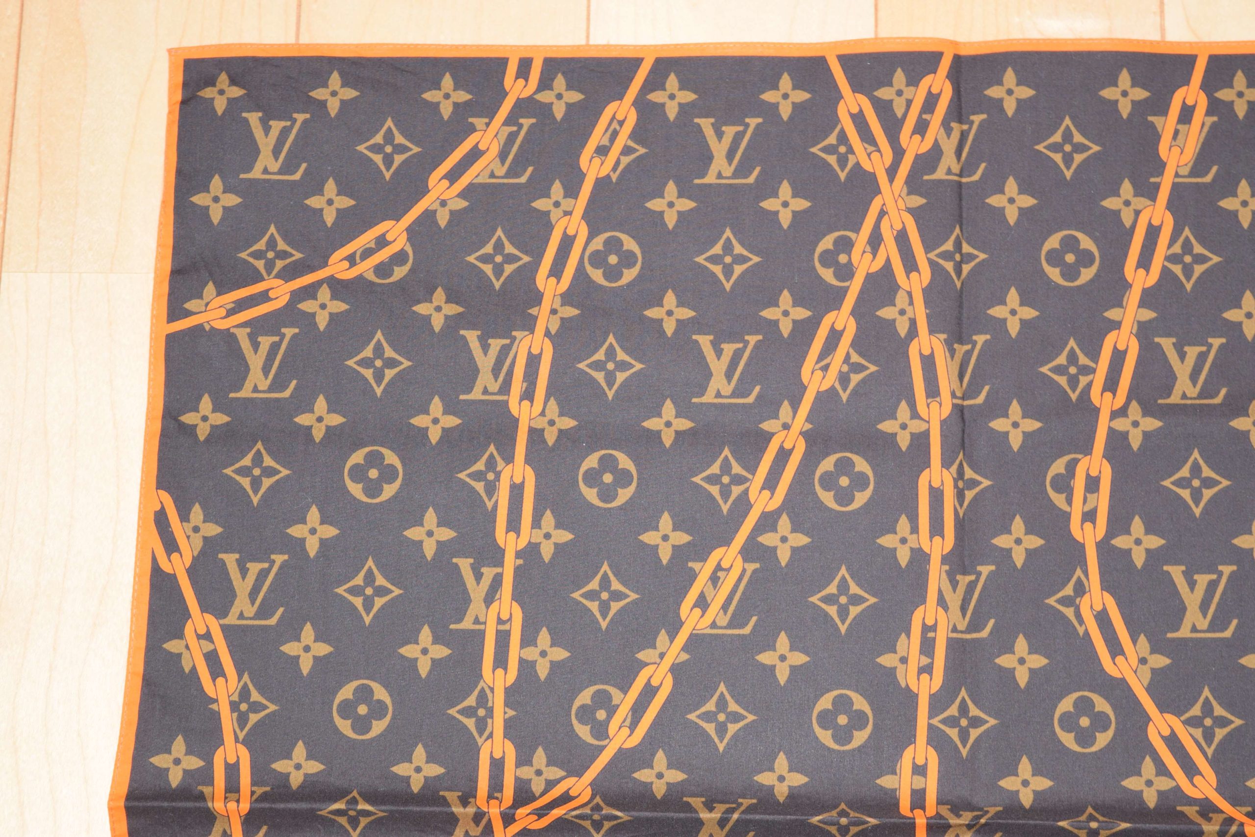 Louis Vuitton Virgil Abloh Monogram Solar Ray Chain Logo Bandana 55 cm Scarf  YA2 – art Japan Export