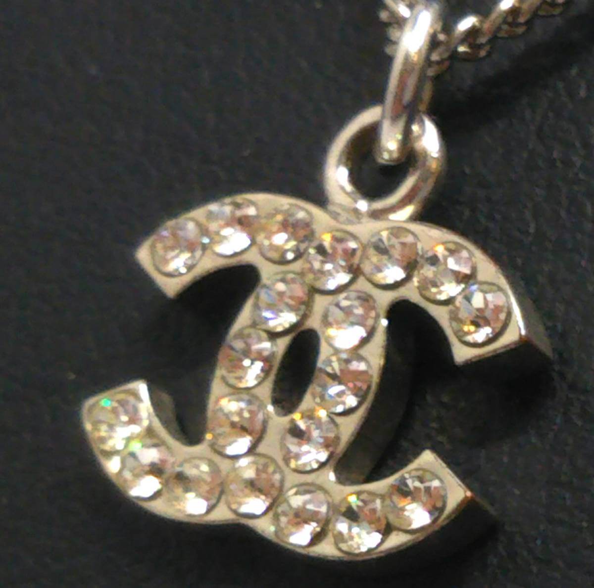 CHANEL Pendant Necklace CC Logo Silver Rhinestone A28942 – art Japan Export