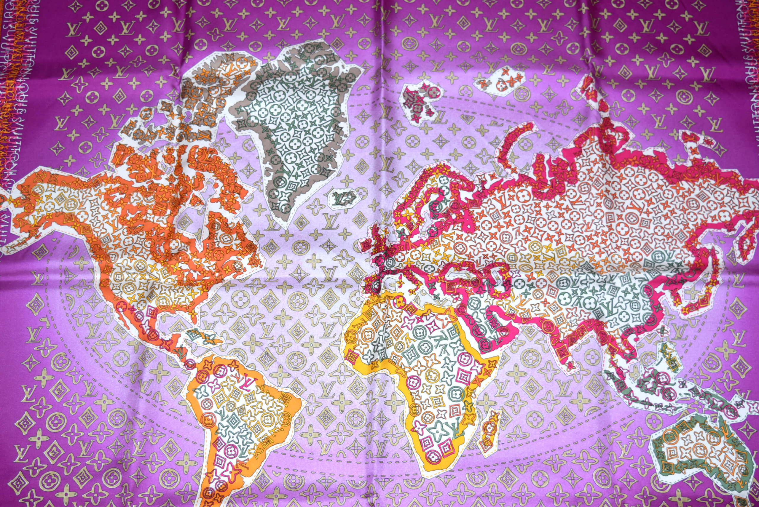 Louis Vuitton Scarf World map 86 cm Monogram Silk 34” inch Gray purple YA2  – art Japan Export