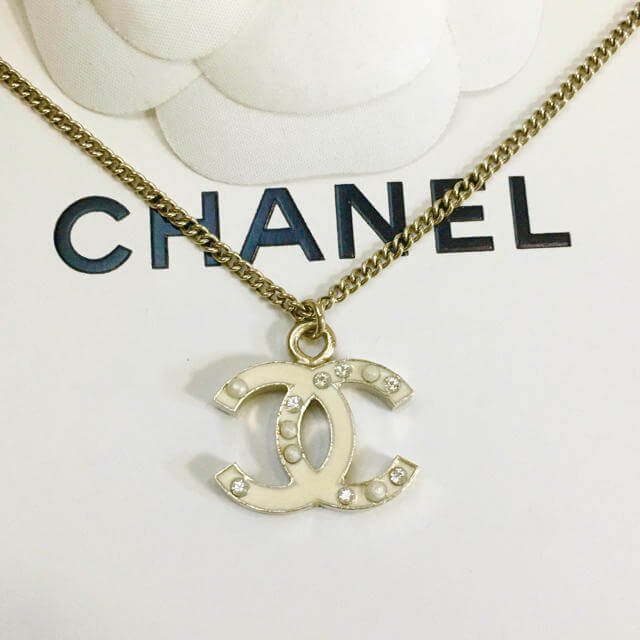 CHANEL Pendant Necklace CC Logo light Gold Beige Rhinestone Pearl 07A 0712  – art Japan Export
