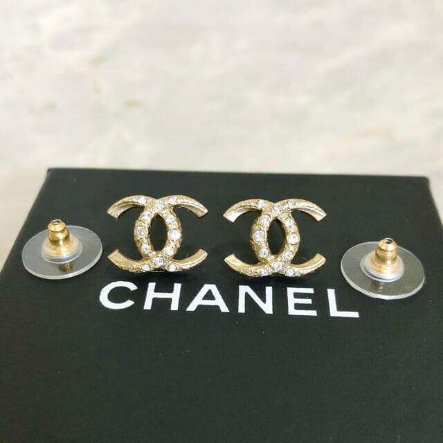 Chanel Earrings CC Logo light Gold Rhinestone A17K 733 – art Japan